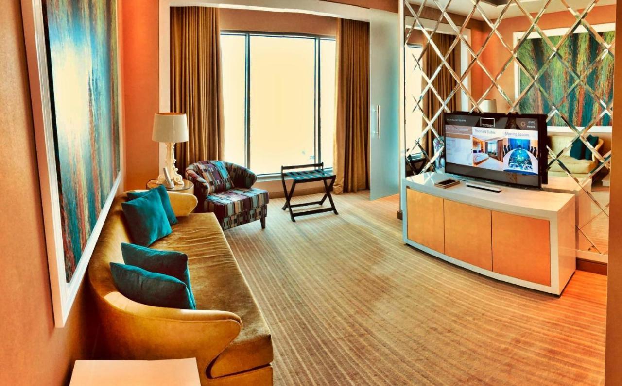 The Domain Bahrain Hotel And Spa - Adults Friendly 16 Years Plus Manama Quarto foto A suite at the hotel
