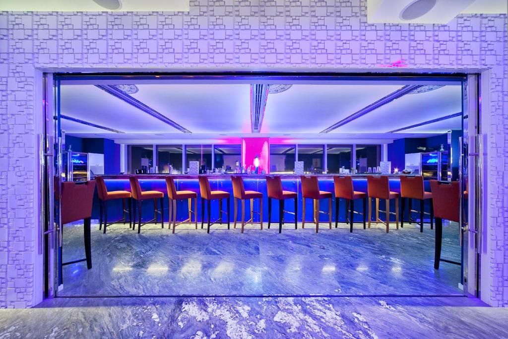 The Domain Bahrain Hotel And Spa - Adults Friendly 16 Years Plus Manama Exterior foto The bar at the 101 bar